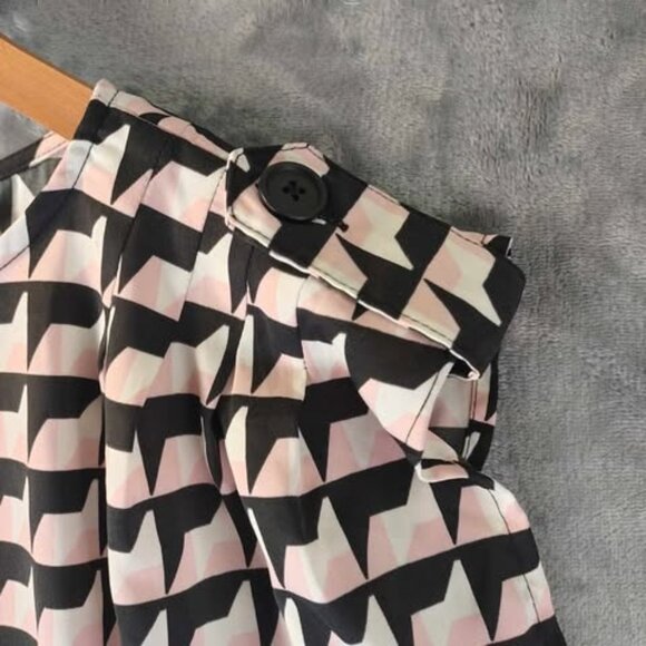 Who What Wear Geometric Print ShortSleeve Button Back Pink Black Gingham Top XS - Picture 4 of 9